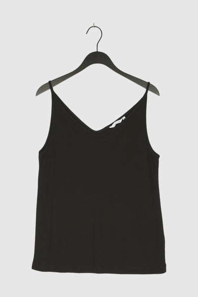 TOP TRIANGLE BLACK